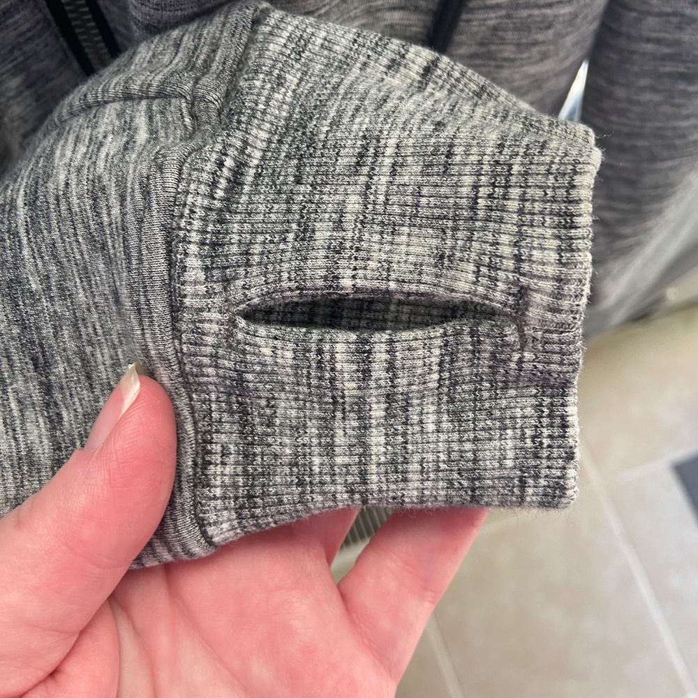 Lululemon longer grey zip hoodie - Picture 4 of 8